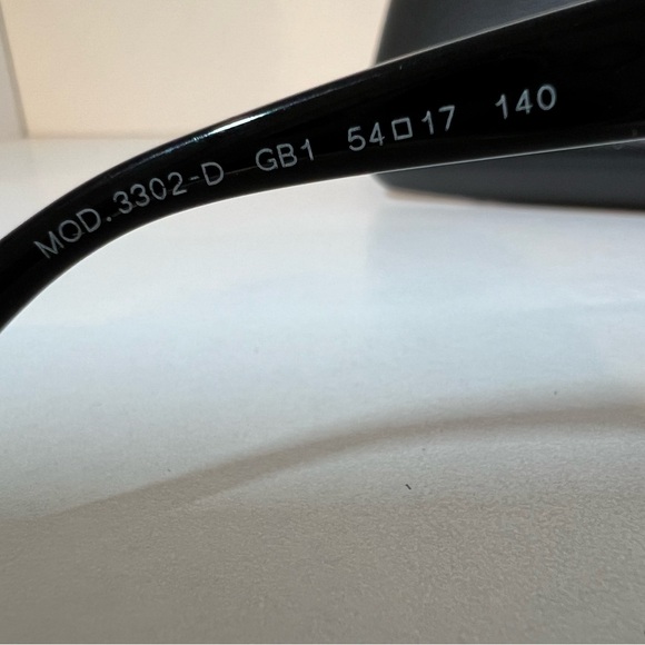 NIB 100% authentic ladies Versace Glasses, style 3302